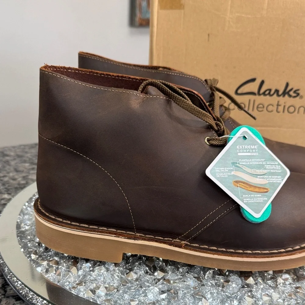Clarks Men’s Dark Brown leather Chukka Boots with Tan Sole NEW 12W